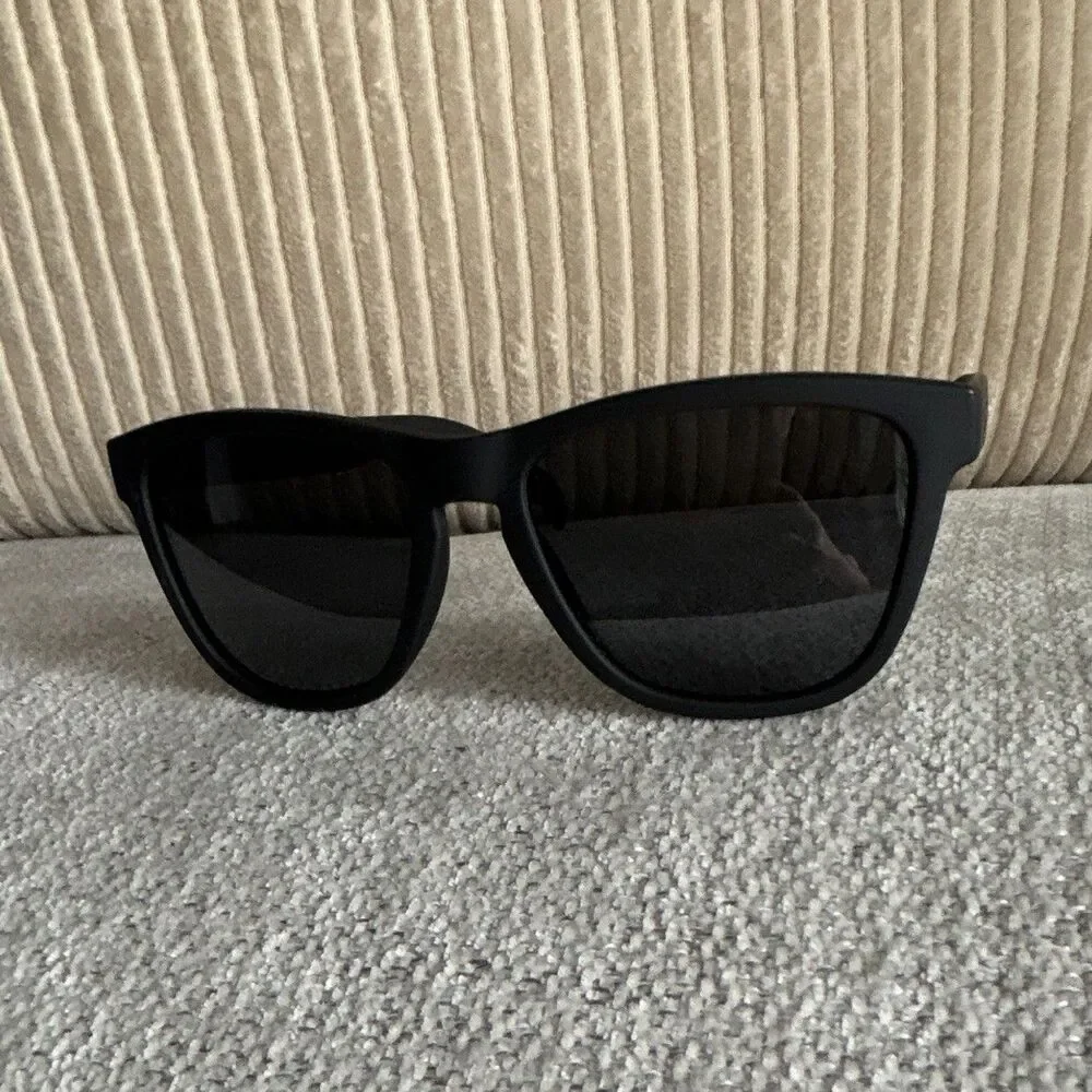 goodr Men’s A unicorn’s calamity Sunglasses Black Frame/Black Lenses used